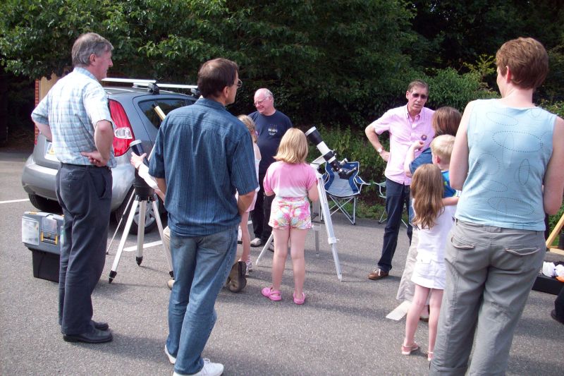 High Elms 2009
Hugh talking to Public, Mark & Jeff in foreground 
Link-words: LocalArea HighElms2009