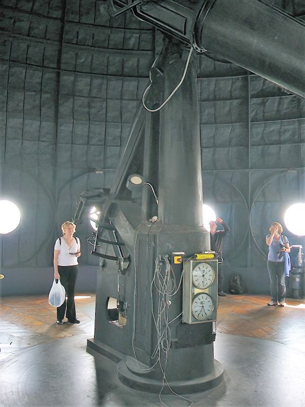 Paris Observatory Trip
Paris Observatory Trip
Main Observatory telescope.
13" refractor an imposing wooden telescope.  
Link-words: Paris2007