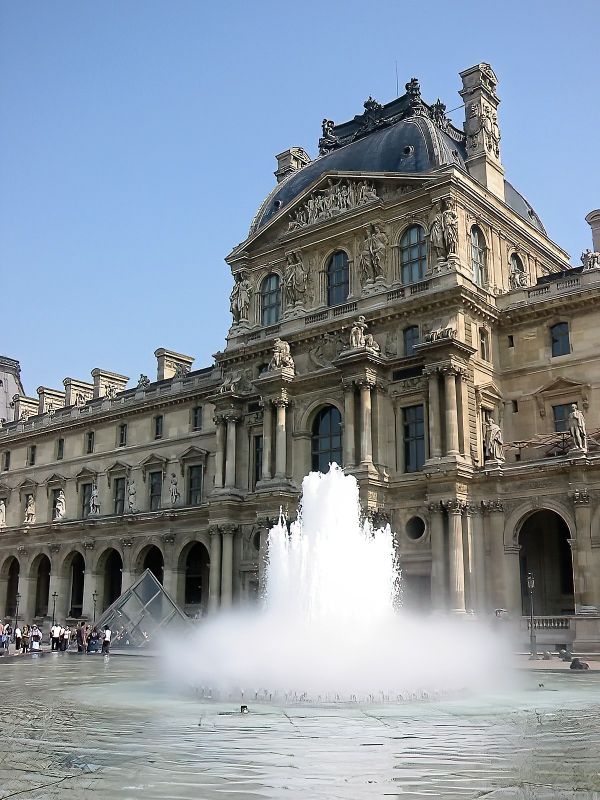 Paris Observatory Trip
Paris Observatory Trip side trips
Members travelled by Eurostar, staying at a hotel in Paris.  
The Louvre
Link-words: Paris2007
