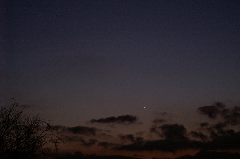 Mercury and Venus together in the evening sky Feb 2007
Taken out of a third floor window using a handheld DSLR.
Image Date 2007:02:02 17:42:25
Shooting Data 1/6 s at F 4.50 with ISO 800
Lens 20.00 mm - 35mm equiv: 180 mm
Camera KONICA MINOLTA - DYNAX 7D
White Balance Auto

Link-words: Venus Duncan